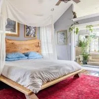 Unique Luxury Central Historic Landmark Home, מלון בלמברטוויל