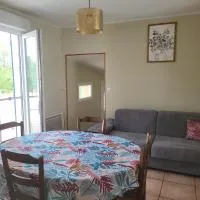 Maison individuelle pour vacances ou travail à 3 min du pal, 5 min Dompierre sur besbre, 20 min de moulins,tout confort, prêt à vous accueillir، فندق في Thiel-sur-Acolin