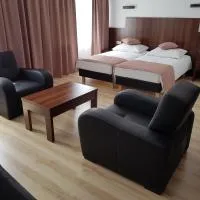Pod Kominem Pokoje i Apartamenty, готель у місті Brzezie
