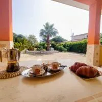 Villa Maila - Accogliente Villetta con Giardino Privato in Salento – hotel w mieście Latiano