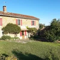 Ecogîte entre St antonin Noble val et Najac, familial et vue magnifique, hotel in Varen