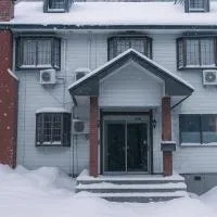 Hotel Hakuba Goryu Base, hotel en Hakuba