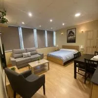 Estudios 85 - Cerca de Madrid, Toledo y Parque Warner, hotel a Parla