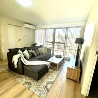Modern Crestwood Retreat - 2BR Near Canberra City, hotel di Queanbeyan