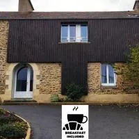 Le Petit Moulin Rouge, B&B, SDB en-suite, parking privé gratuit، فندق في بوفوار