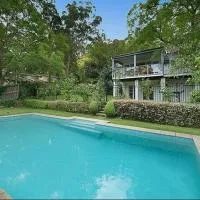 Self-contained unit in Wahroonga，Warrawee的飯店