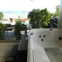 Kolymvari में, होटल Kyma Beach - Delfini Apartment - Jacuzzi - up to 6 guests