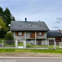 Gîte 6 personnes Chez Gaby、Montgreleixのホテル