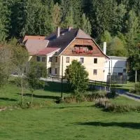 Ferienhaus Riegler, hotell sihtkohas Sankt Georgen bei Neumarkt