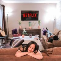 Close to Kingston Downtown, hotel near Kingston Airport - YGK, Kingston