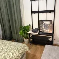 Chambre privée dans un appartement partagé, hotell i Colombes