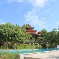 Yangyai Garden Lodge, hótel í Baan Tai