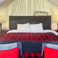 Tent 2 Oxen-Le-Fields Montana, hotel em Conner