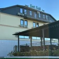 Set Sail Hotel, hotelli kohteessa Uralsk
