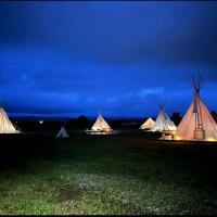 Serenity Meets Style: Original Tipi Glamping in Fort Washakie, WY, hotel poblíž Riverton Regional Airport - RIW, Milford