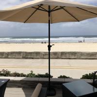 Ocean Front On Beach! -2 Master BR, 2 Full BA, Patio!, AC, Parking, Close to All, hotel in San Diego