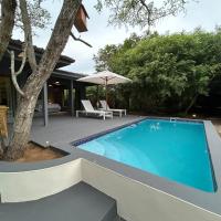 The Cabin Luxury Safari Villa, Private Pool, Hot tub, Outdoor Shower, Giraffe Tower, Free Standing Bath, Private Game Reserve, Romantic Getaway, Ultimate Bush Luxury, hotel poblíž Phinda Airport - PZL, Hluhluwe