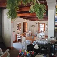 Villa ChoCoLatt Guest House and Porta Taverna Restaurant, hotel a Porterville