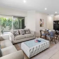 Cozy 2BR Retreat in Peaceful Mount Warren Park, hotel en Windaroo