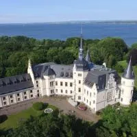 Schlosshotel Ralswiek, hotel en Ralswiek