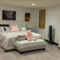 Nice and Cozy!, hotel poblíž North Central State - SFZ, Lincoln