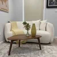 Modern 2BR Granny w Outdoor Near Stanhope Leisure, hotel i Glenwood