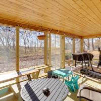 11 Mi to Maple Lake Family-Friendly Fertile Home, hotel poblíž Thief River Falls Regional Airport - TVF, Erskine