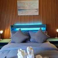 Cave Beach Resort - Boutique Accomodation, hotel din Dingalan
