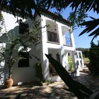 Apartamento Rural Las Palmeras โรงแรมในอัลโมนาสแตร์ ลา เรอัล