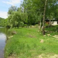 Studio au bord de la Rivière, hotel en Florentin-la-Capelle