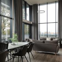 Skyline Serenity: Exquisite 3-Bedroom Ultra-Luxury Penthouse，位于贝尔法斯特乔治·贝斯特贝尔法斯特城市机场 - BHD附近的酒店