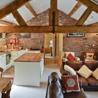The Old Stables, hotelli kohteessa Helsby