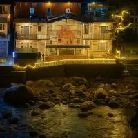 HOM House of MannMauji Riverside kasol, hotel v mestu Kasol