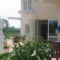 Hôtel Le Colombier, hotel en Saint-Pantaléon-de-Larche