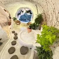 Glamping CAVE, hotel a Isnos