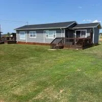 Newly Renovated Confederation Bridge View Cottages, ξενοδοχείο σε Borden