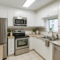 Chic 2-Bedroom Haven in Vibrant Coal Harbour, hotel poblíž Vancouver Coal Harbour Seaplane Base - CXH, Vancouver