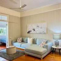 Childers Charmer with Aircon, WIFI & modern luxuries, hotel u gradu Childers