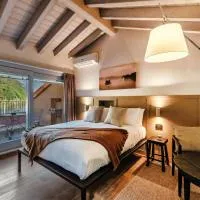 Home Holidays - by MyHomeInComo, hotell i Argegno