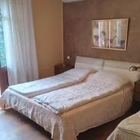 Family rooms with full kitchen in Lake Garda: Cavalcaselle'de bir otel