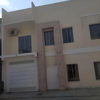 Sobrado 4 amplo e confortável em condomínio, hotel poblíž Letiště Puerto Suarez - PSZ, Corumbá