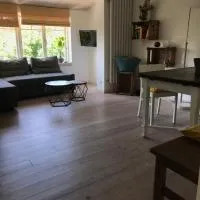 Gemütliche grosse 2 Zimmer Wohnung mit grosser Terasse in Seenähe, Höristrasse 8 in 78343 Gaienhofen, hotel a Gaienhofen