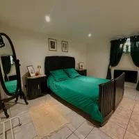 Le Cocoon caché avec piscine parking,terrasse au calme appartement très frais !, hotel a Sarreguemines