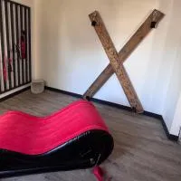 Loveroom Montargis, hotel a Montargis