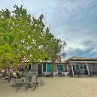 Liukang island homestay Bira, hotel poblíž H. Aroeppala Airport - KSR, Bulukumba