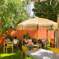 The People - Tours: Tours şehrinde bir otel