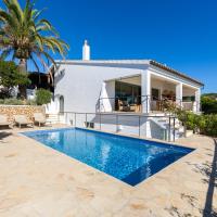 Villa Primavera Renovated Seaview Villa in Mahon, hotel v destinaci Mah&oacute;n