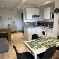 Charmant studio avec terrasse privée, hôtel à Maraussan