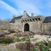 Manoir de Kerenneur, hotel u gradu 'Plourin'