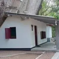Thalpathwewa Cave Temple, hotel i Kaduruwewa